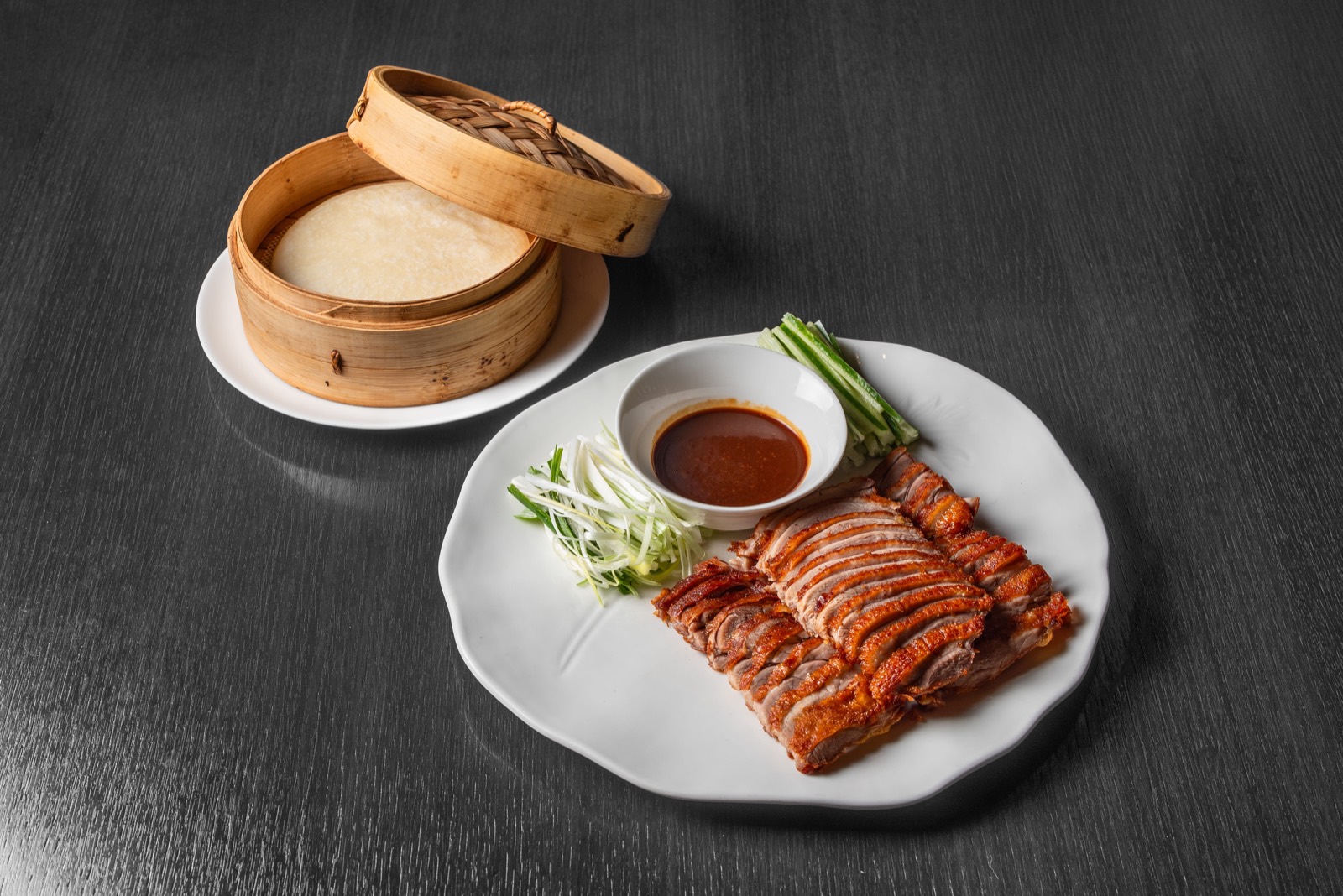 Knusprige Pekingente mit gedämpftem Bing-Fladenbrot
